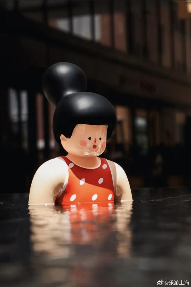 外滩惊现“女明星”！