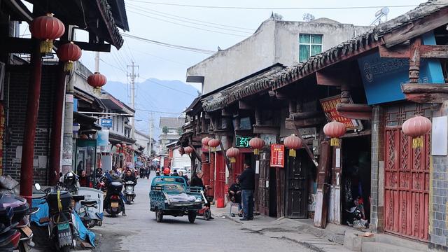 宝藏春城，冬季旅居圣地，物价低风景好，动车直达，比大理暖和
