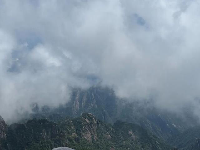 徒步三山五岳：安徽黄山！