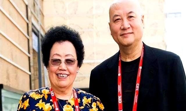 身价过百亿，坐拥北京一条街，出门私人飞机，京圈富婆都有谁？