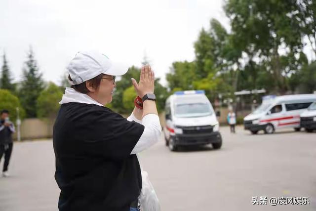 这一次香港大火，被实名举报“假慈善	”的韩红，打了多少黑粉的脸
