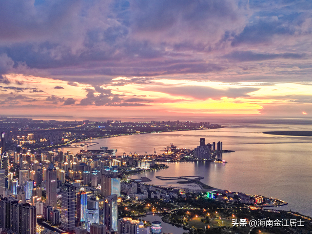 海口湾上空绝美的7月的晚霞（多图）