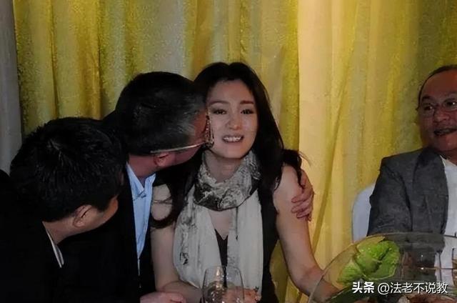 陪睡陪玩只是冰山一角，继岳云鹏后，王晶再曝潜规则杨幂都遭了殃