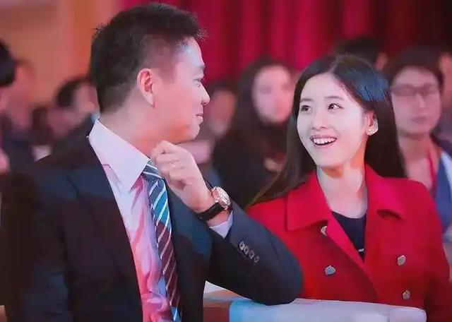 婚变风波48小时后，刘强东不再沉默，坦言“在老婆面前没了自信”