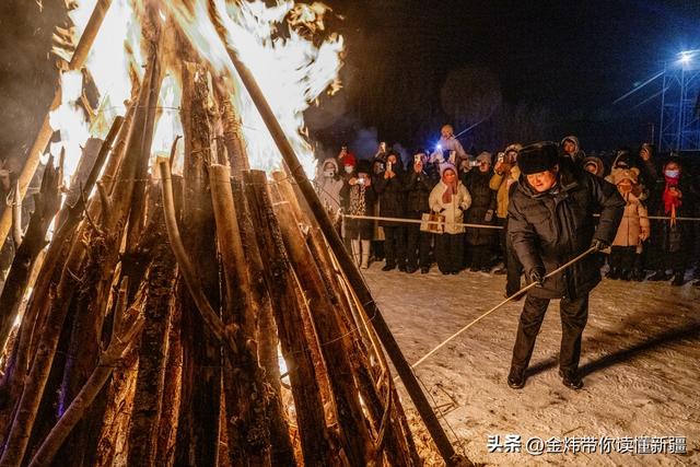 乌伦古湖黄金海岸景区借福海冬捕节分会场东风全力“添柴”冰雪游