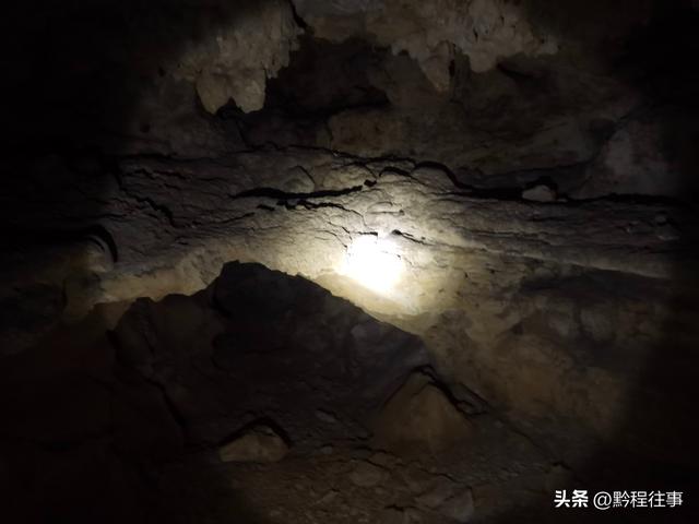 寻找一个最为艰难的躲匪洞，我难到达，土匪也难以到达