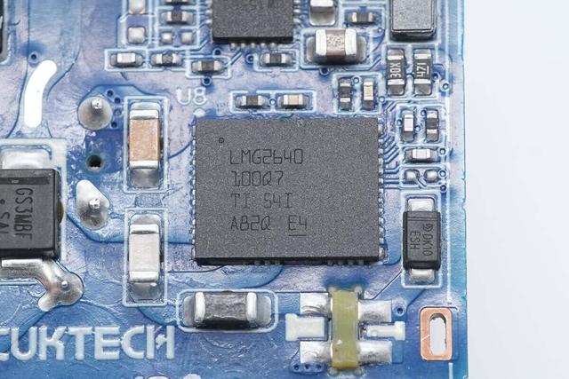 小米120W澎湃秒充+100W PD快充，酷态科10号超级电能充mini拆解