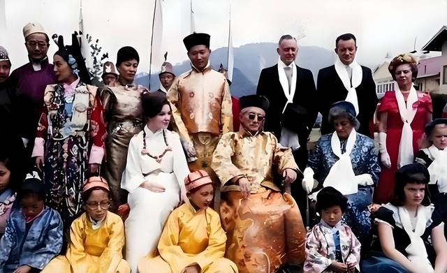 已经亡国49年，国王却依旧健在，仍继续号召同胞企图复国