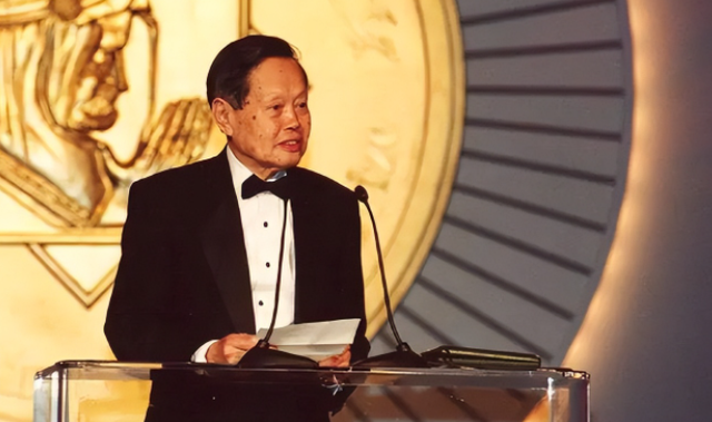 杨振宁的年薪到底有多高？知道真实数据后	，才发现对他误解太深