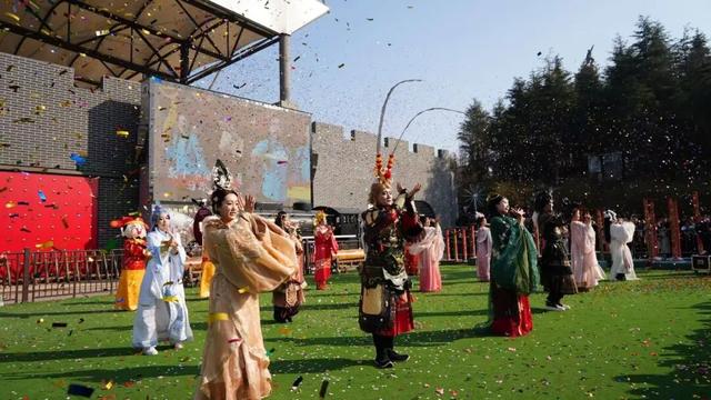 花灯已就位，好戏即将开场！铁道游击队景区邀你共赴璀璨之约