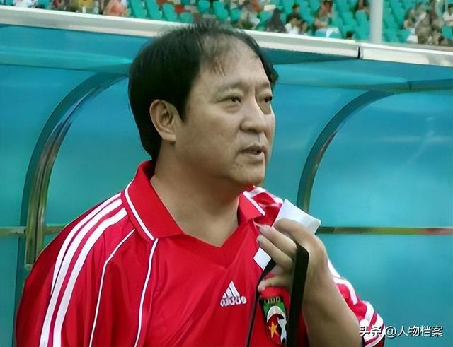 冯巩也没想到，家产尽失的牛群，如今终于找到了晚年的“依靠”