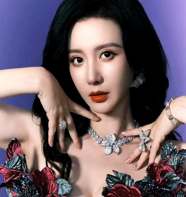 张萌、好奶好圆好嫩，堪称“人间尤物”这腰臀比，谁能顶得住？