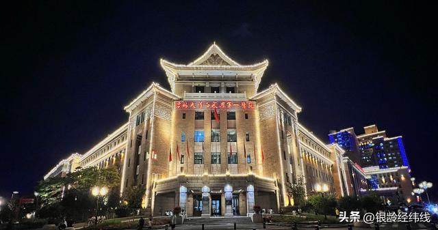 专题｜夜幕下的长春新民大街历史文化街区