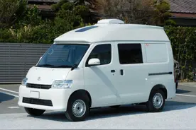 丰田4米长小型露营车，1.5升排量，U型座椅拼床，两人轻松出行图片