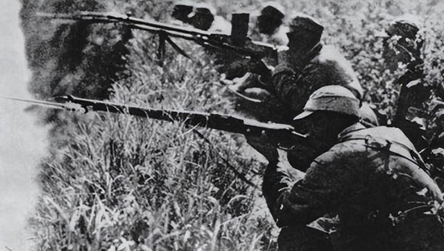 1955年，蒋介石拿着十大元帅名单，对宋美龄说道：这个人太厉害了