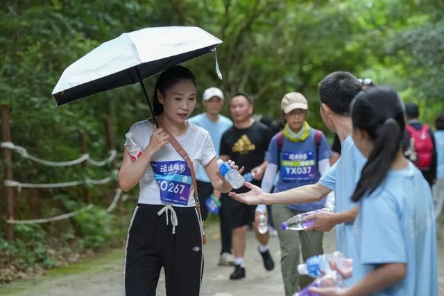 “步”忘初心，与健康同行！山海徒步共迎华大26周岁生日