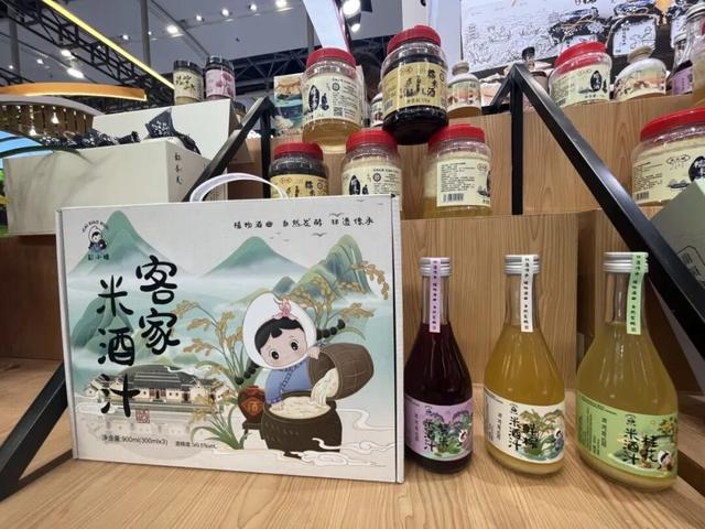 2025广东旅博会圆满落幕！韶关展厅展示非遗绝技+AI打卡、抽奖火出圈！实力诠释“天然氧吧，康养胜地”