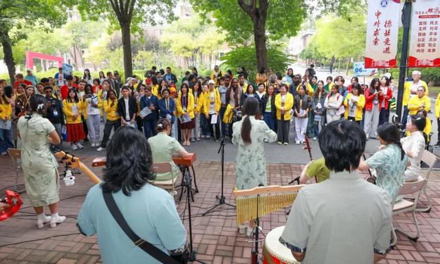 【寻迹·津沽】“汉语桥”选手漫步五大道领略万国风光 于非遗中体悟传统文化