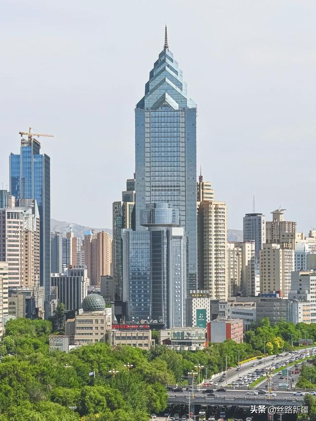 乌鲁木齐市长变身文旅推介官花式推介乌鲁木齐文旅资源