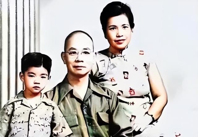 1950年吴石将军牺牲后，敢出来保护他家人的竟然是这两个人