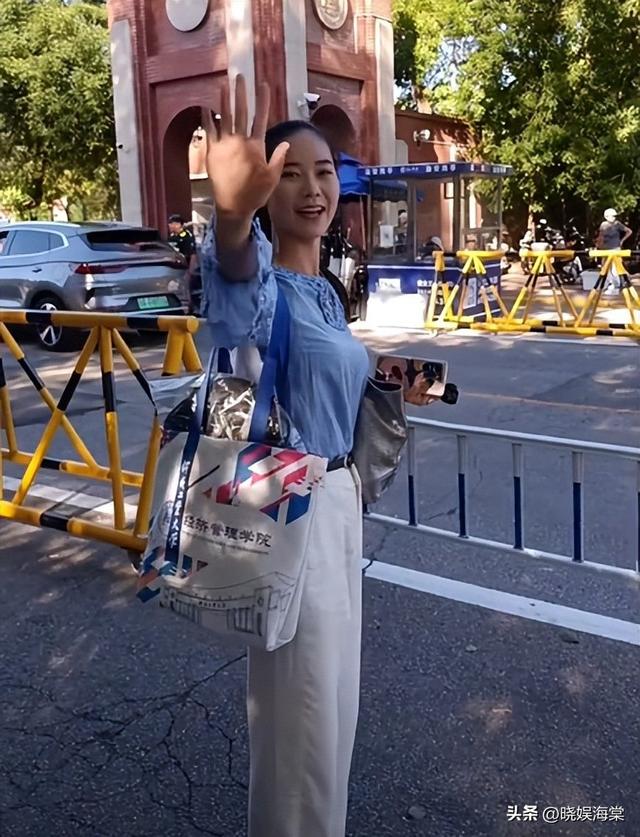 女民兵李思颖阅兵回家后仅半天，又官宣新身份！这才是该追的星