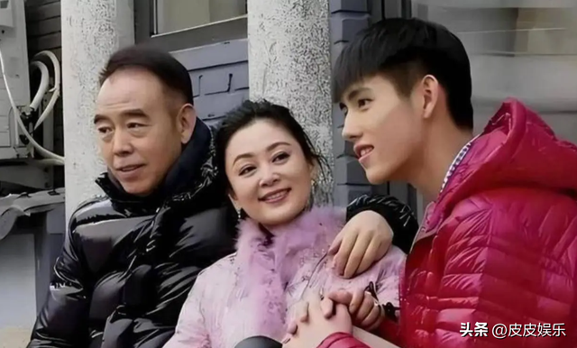 长得太美被导演占为己有，4年后生下大明星儿子，16岁开始争光了