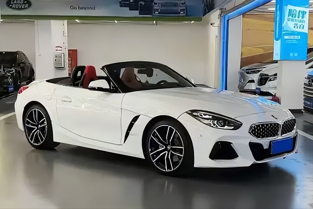 宝马Z4谢幕，30年敞篷传奇终结，手动挡为何成最后救命稻草？