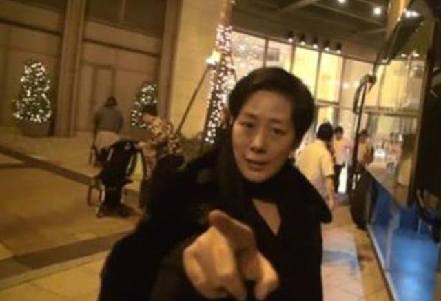 看得出来，关淑怡的事变真不少，新闻一曝出就让人觉得她像是从