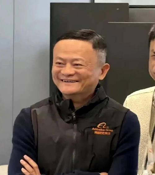 西湖偶遇马云，骑雷军同款自行车，网友晒售价1.85万，不便宜