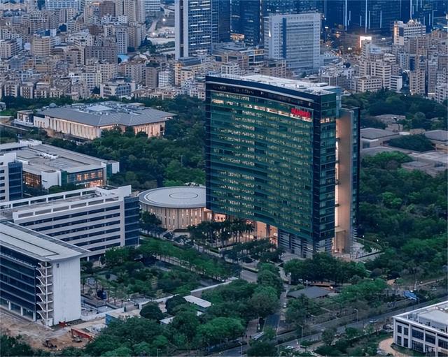 马克龙访华只是幌子？欧盟突然下重手，直指中国核心制造业要害！