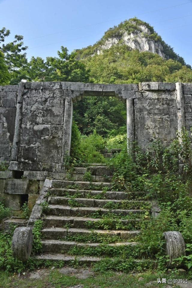 “滇黔锁钥”关索岭古驿道，徐霞客徒步翻越，康熙帝亲笔御书！