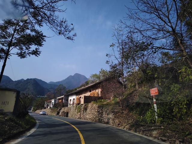 南行漫记：从卢氏走陕西S101红叶大道到南五台服务区露营