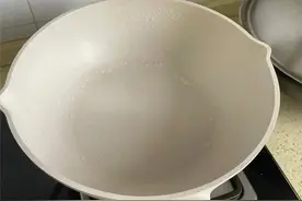陶瓷不粘锅，真的像宣传的“安全又不粘”吗？内行给出答案图片