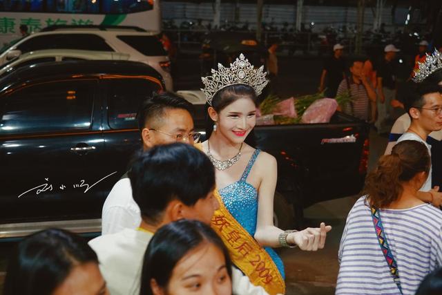 “泰国人妖”明明是男人，接待游客之前为什么还要偷偷吃避孕药？