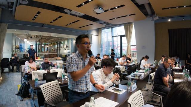 行业首个！鉴衡发布光伏组件清扫机器人检测认证方案