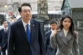 尹锡悦没落的背后：中了美人计，娶小12岁娇妻，无儿无女也无所谓图片