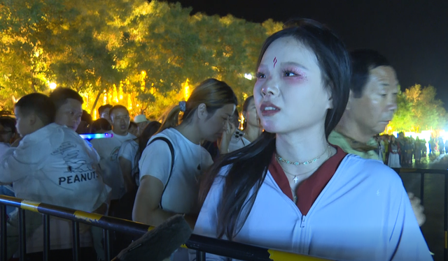 敦煌112辆免费公交夜送万名游客
