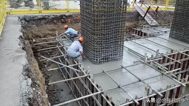 混凝土浇筑施工时突降暴雨怎么办？