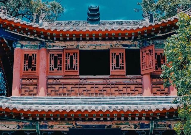 诸葛古镇冬日福利预告来啦！直播互动抽门票，文创盲盒藏惊喜