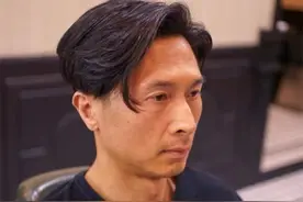 不建议50+男人留的发型！以为洋气，实际“大叔味”很重，太油腻图片