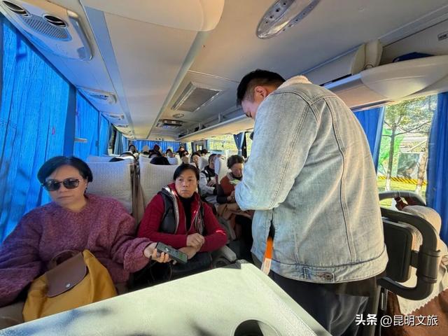 “一站直达”畅游春城，昆明直通车人气爆满！去海晏村、轿子山太方便啦！