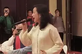 汤灿参加商演，没有人愿意互动，出场费只有以前的10分之1图片