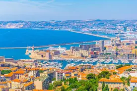 法国的人口分布和前10大城市——巴黎、马赛和里昂位居前三图片