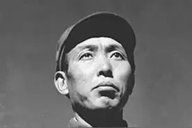 西藏军区首任政委是开国中将，三位副政委都是谁，有没有军衔？图片