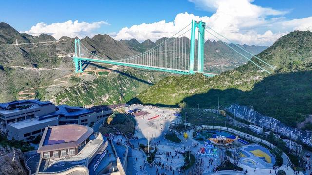 625米高空“缝合”地球裂缝！花江大桥把中国基建焊上世界天花板
