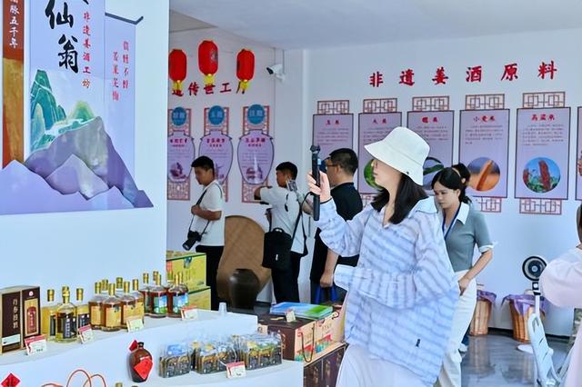 全家度假首选地｜三代同游“天上的街市”，共度温馨好时光！