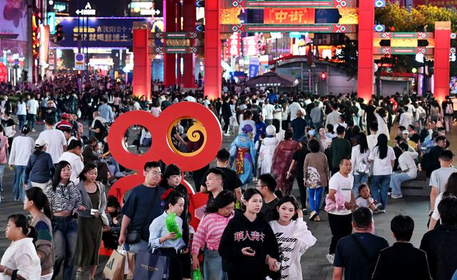 假期最后一天冲刺老北市，错峰打卡国潮终章，附收尾漫游指南→
