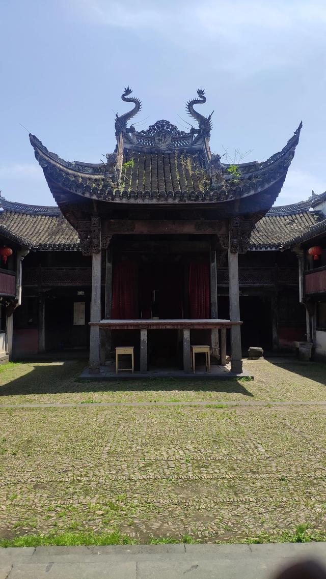 去了趟嵊州崇仁古镇，直接想原地养老