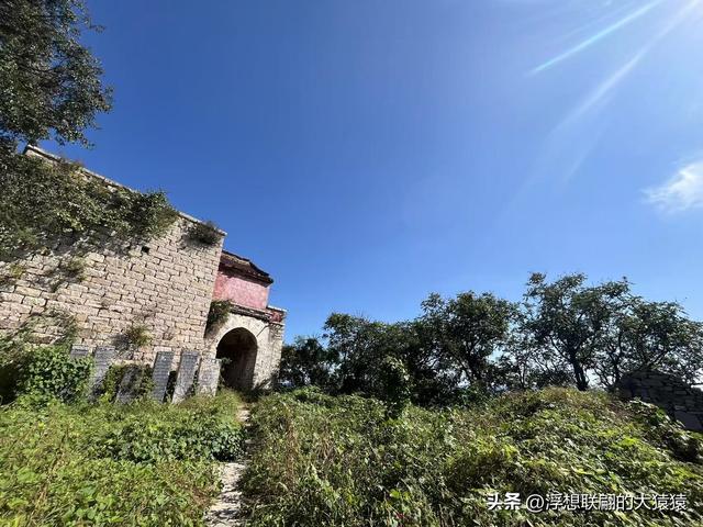 我，终于登上了岳阳山之巅！（博山登山记）