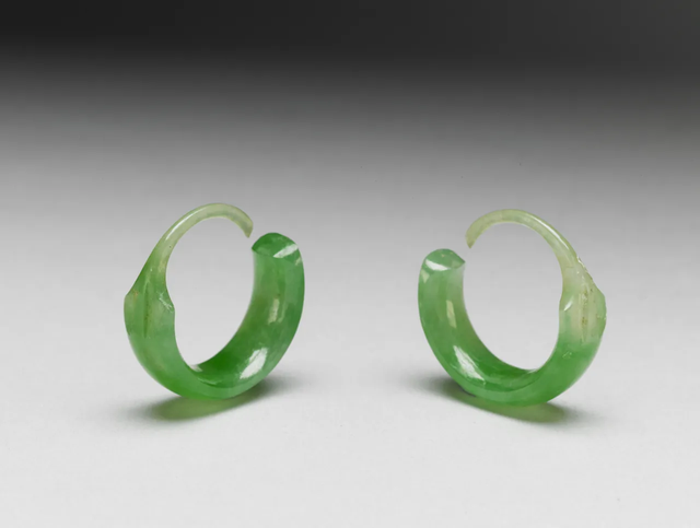 糟糕，是心动的感觉！又被故宫里的翡翠耳环种草了！